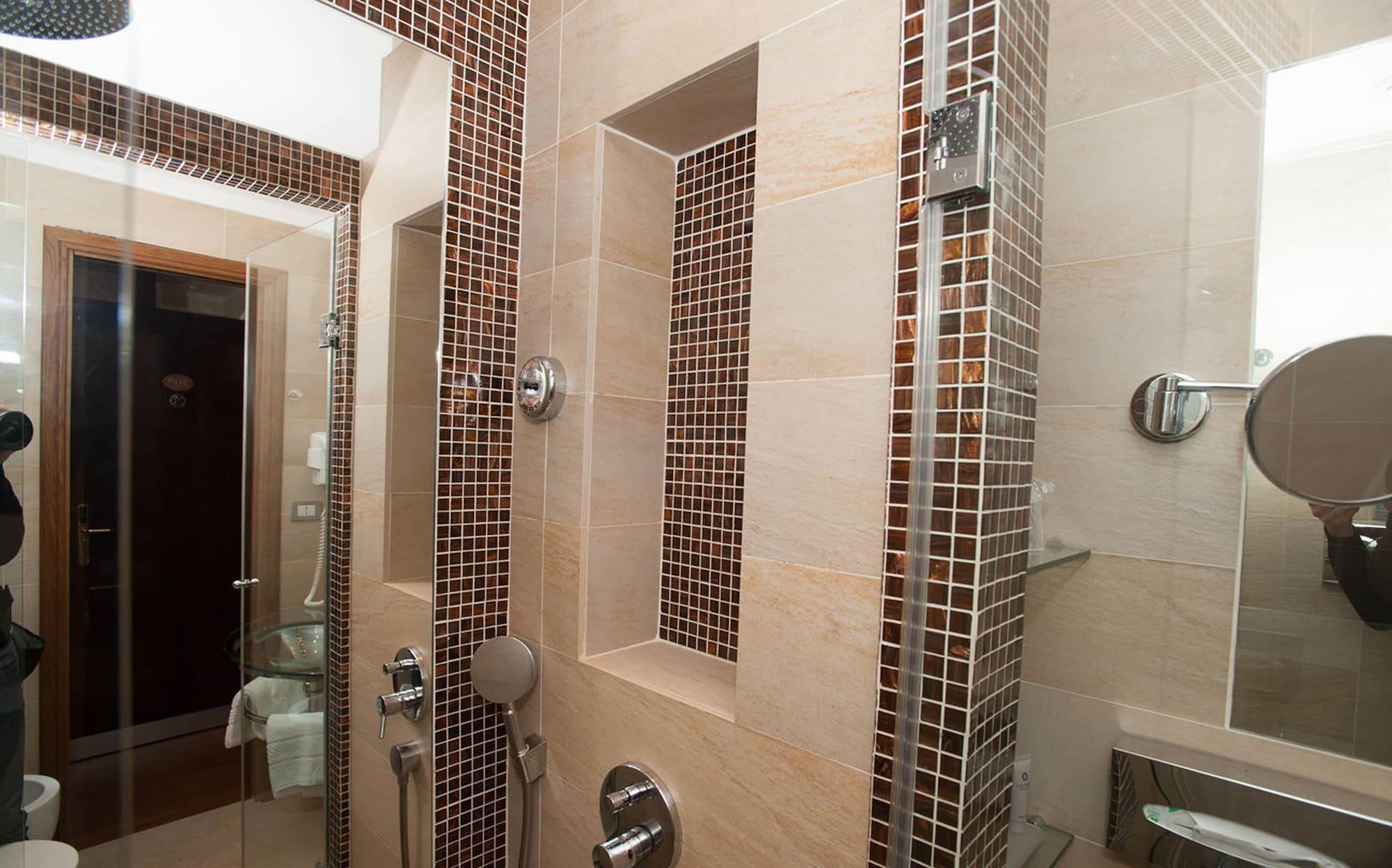 Western Piccadilly Hotel 4*